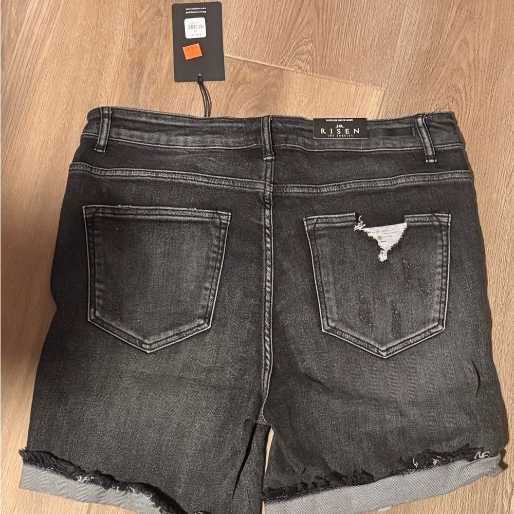 Distressed Black Denim Women’s Shorts Risen Brand - Picture 3 of 3